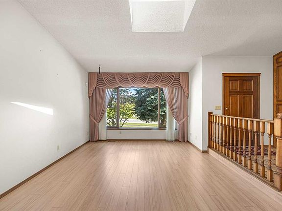 5th image of 195 E Edgepark Blvd NW