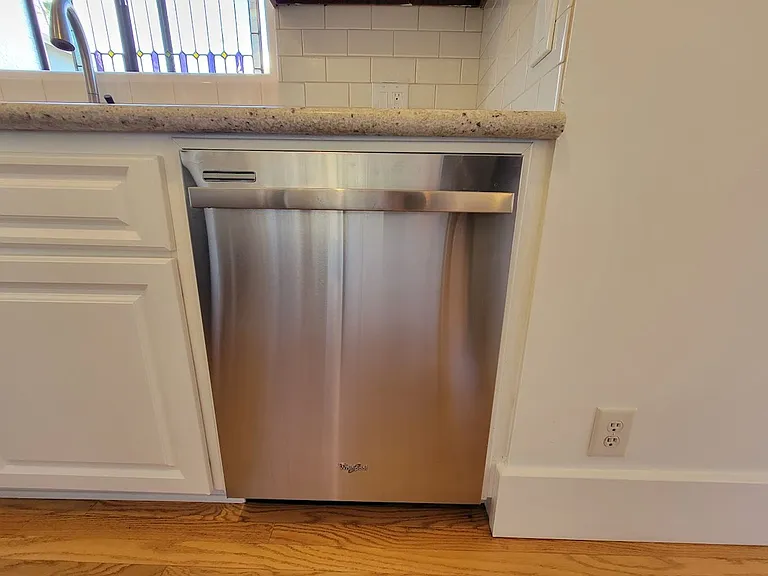 321 Grand Ave — Photo 18