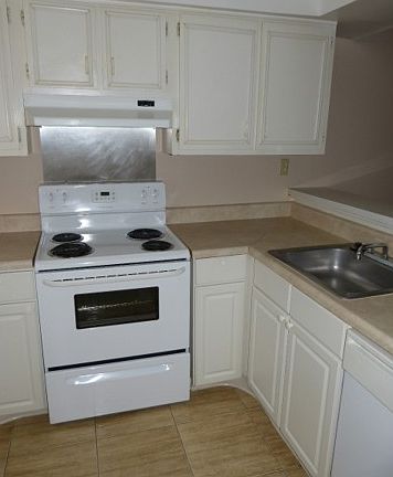 4th image of 261 Scottsdale Sq #261