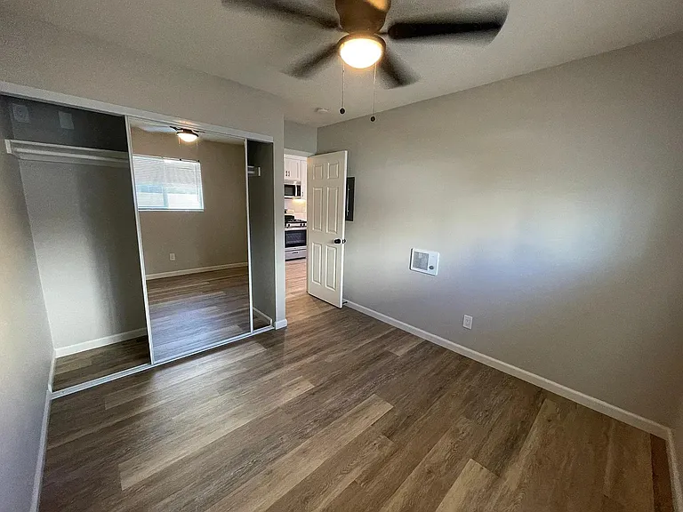4037 Van Dyke Ave #B — Photo 16
