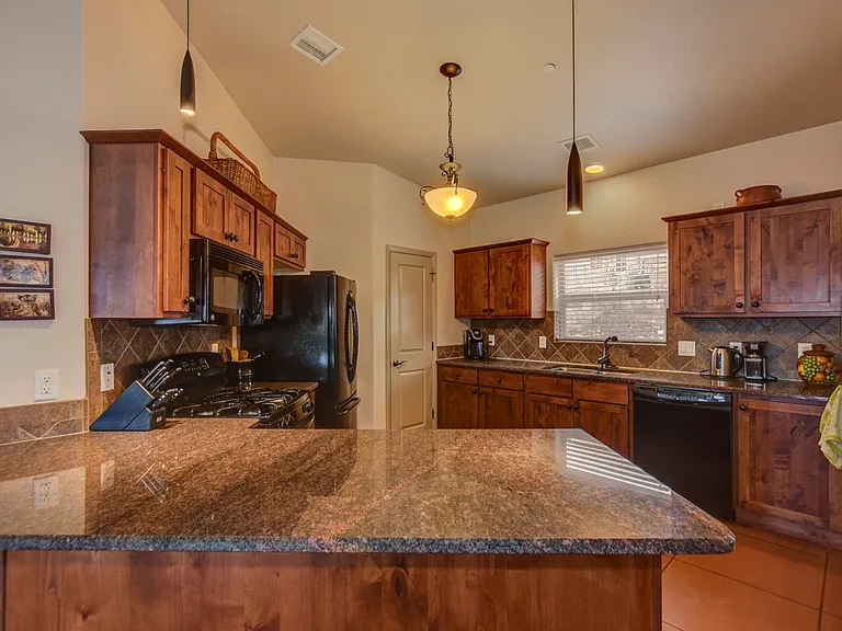 210 Jacob Ln — Photo 10
