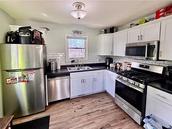5th image of 902 N 9th St