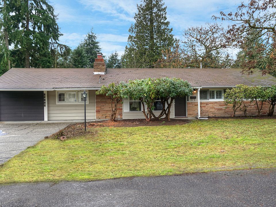 www.LamoureuxRealEstate.com