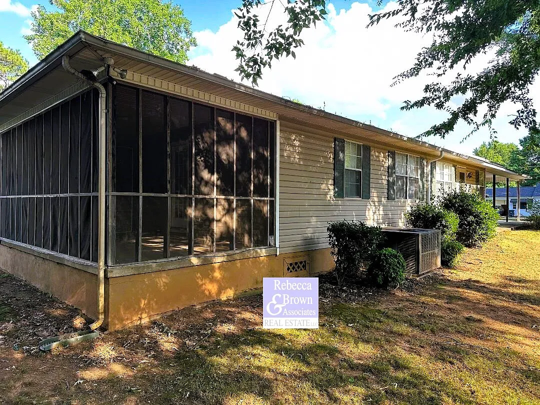 2 bed, 810 sqft, $1,100 — Photo 2