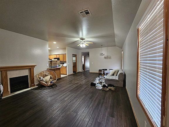 2nd image of 3621 W Bristol Ave