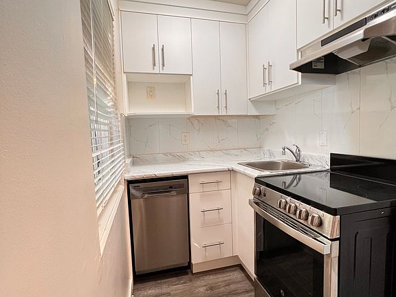 2nd image of 411 Agnes St #304
