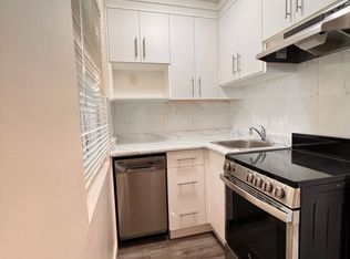 411 Agnes St #207, New Westminster, BC V3L1G2