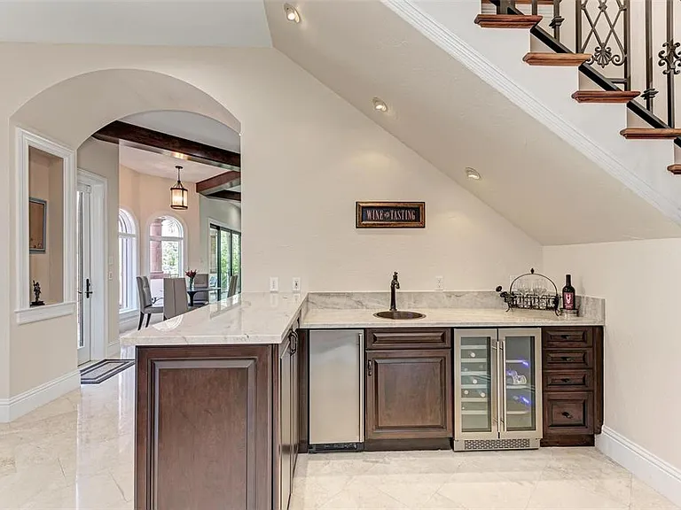 14 N Washington Dr — Photo 21