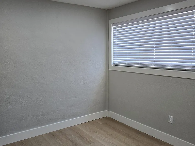 2421 Standard Ave — Photo 10