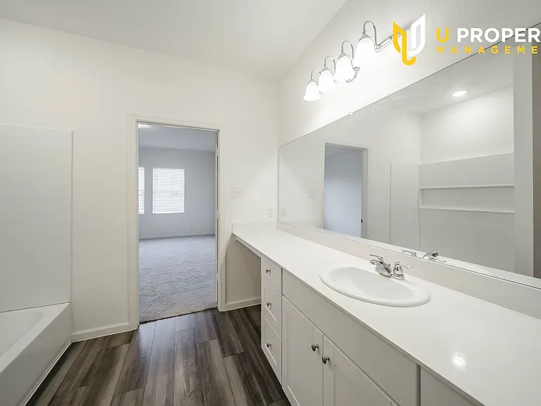 808 Juniper St — Photo 18