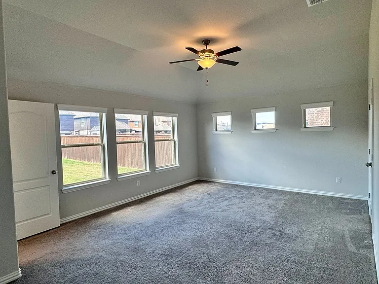 447 Prairie View Dr — Photo 24