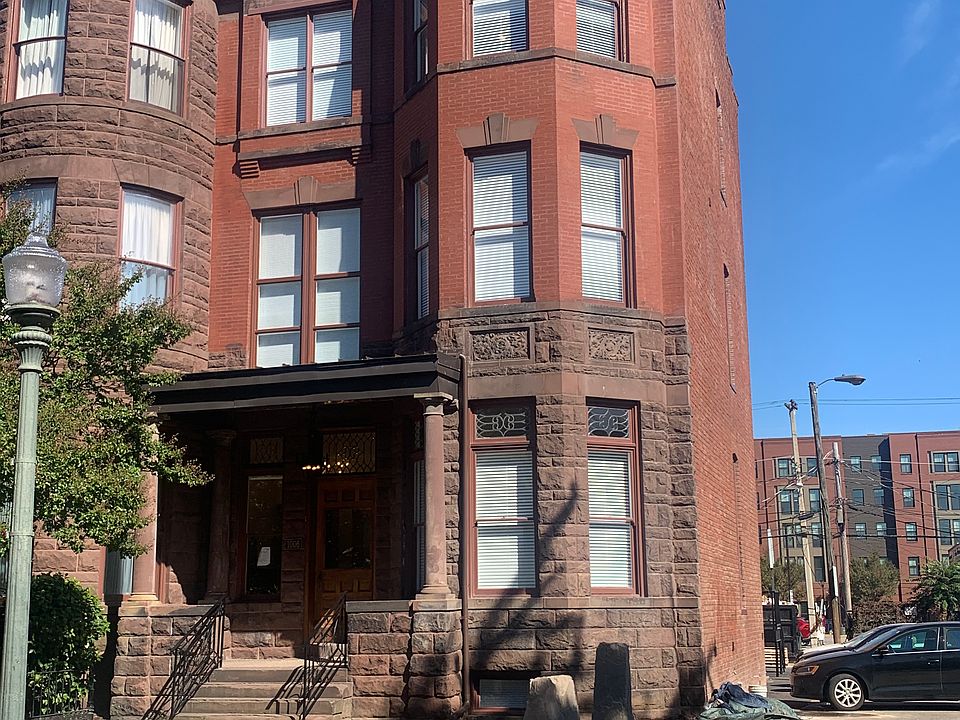 1st image of 1006 W Franklin St #2