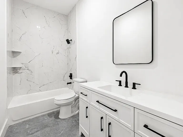 1595 Court Ave — Photo 9