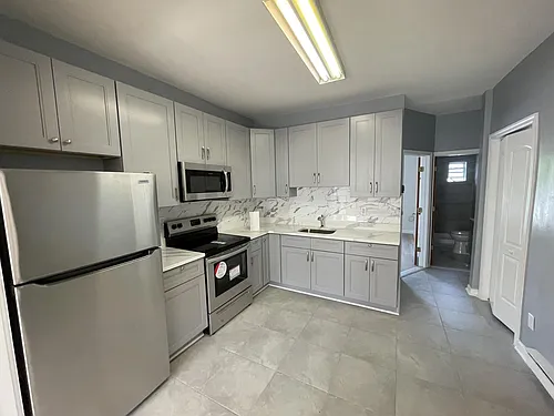 125 E Broad St Photo 1
