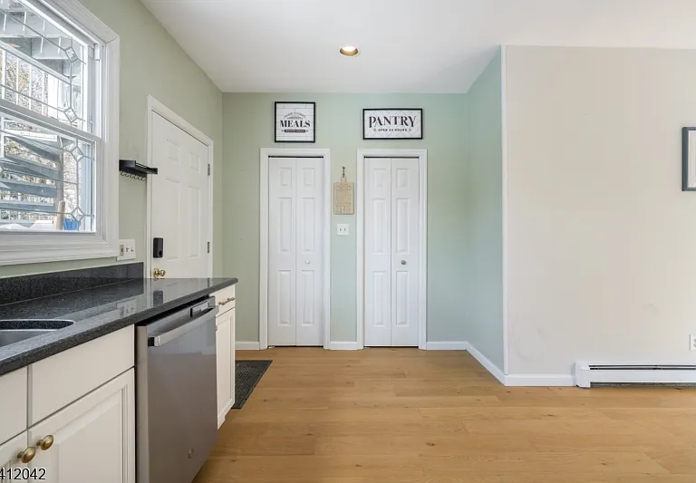 30 Sussex Ave #1 — Photo 6