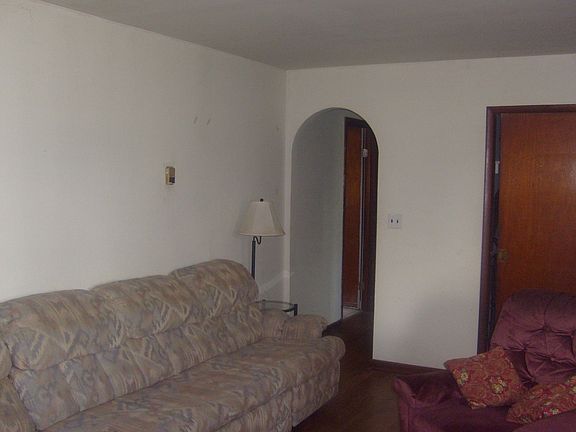 Arched Doorway to Bedrooms