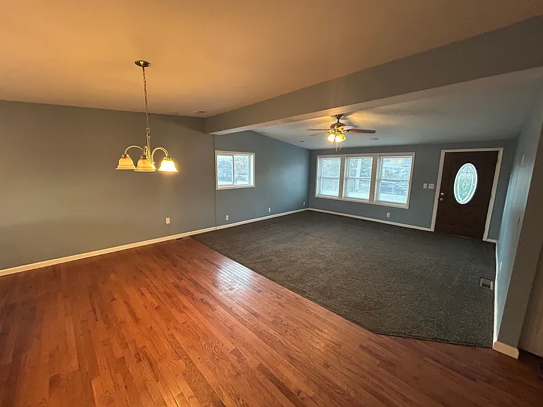 29000 W Nine Mile Rd — Photo 14
