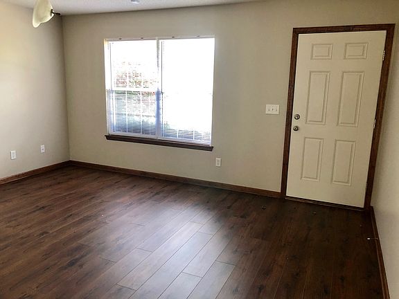 4th image of 3023 NW Mill Pl