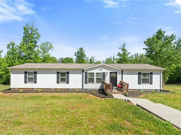 215 Lester Price Rd, Stoneville, NC 27048