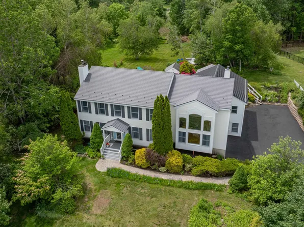 7 Longview Circle, Pelham, NH 03076