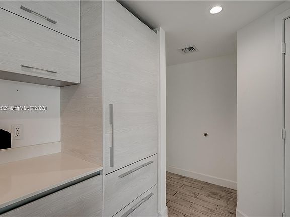 4th image of 1300 S Miami Ave #179