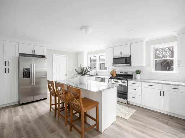 20 S High St, Mount Sterling, OH 43143