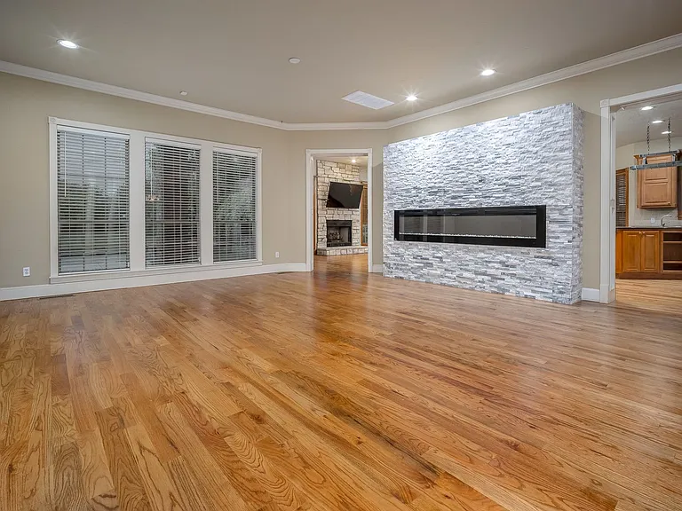 1032 W Lindsey St #A — Photo 5