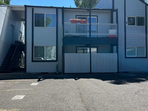 1342 SE Tacoma St, Portland, OR 97202