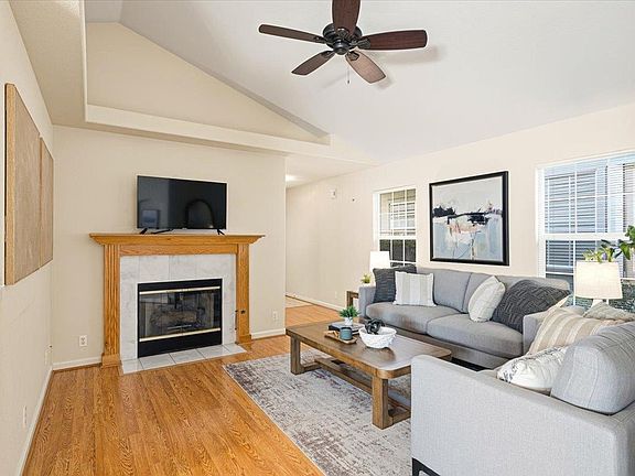 5th image of 3040 Granada Ct Unit 16
