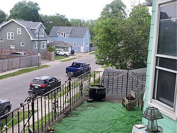 4th image of 87 Hayden St