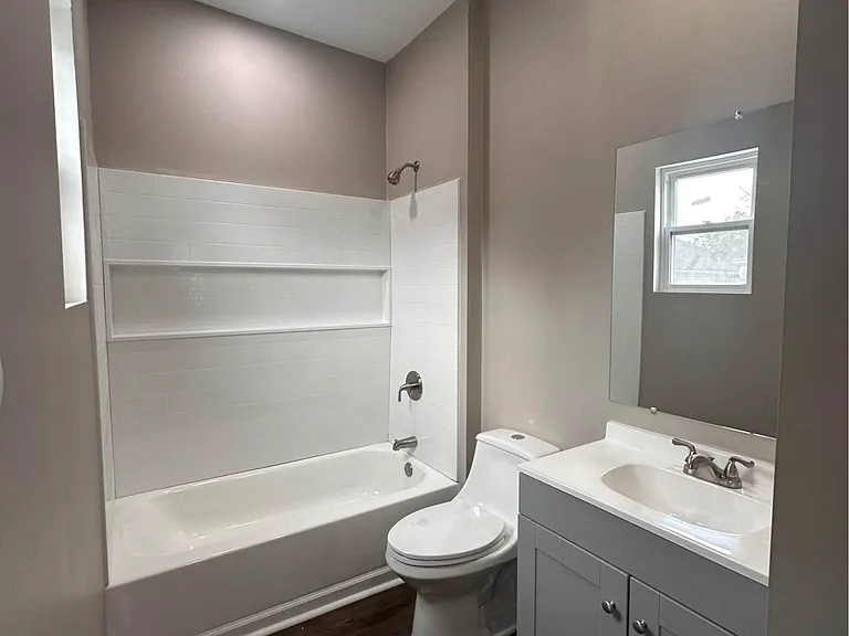 124 Park Blvd #1/2 — Photo 5