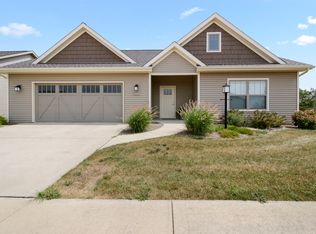 3402 S Myra Ridge Dr, Urbana, IL 61802