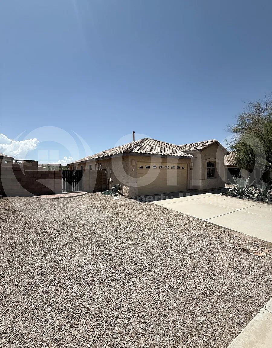 3 bed, 2.0 bath, 1601 sqft, $1,995 — Photo 4