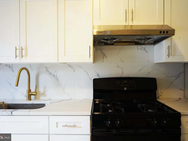2601 S Iseminger St #1 — Photo 11