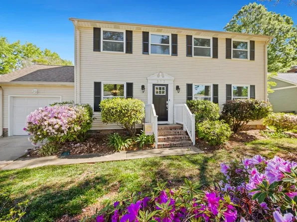 312 Riversedge Dr, Hampton, VA 23669