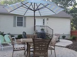 4 Circle St, Middleton, MA 01949