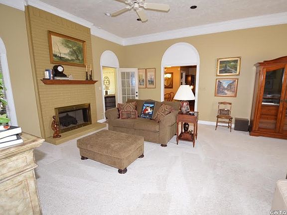 5th image of 86 Woodmanor Pl