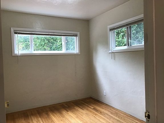 3rd image of 1943 Euclid Ave #1-10