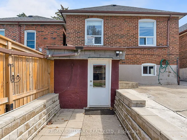 46 Miranda Ave #BASEMENT — Photo 12