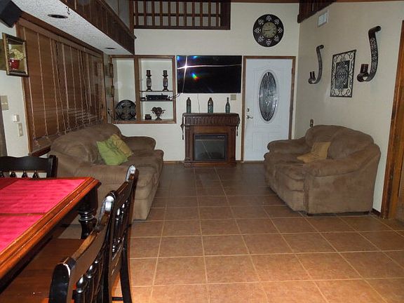 2nd image of 801 Rushwood Dr