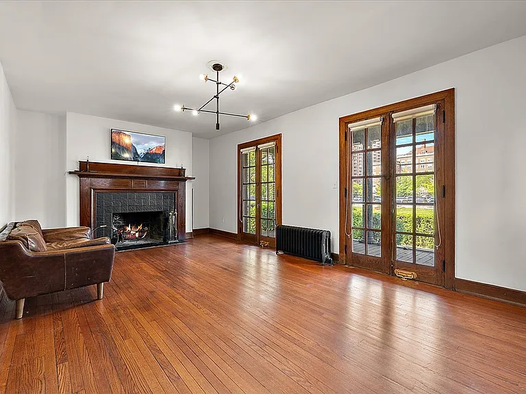 7433 Poe St — Photo 4