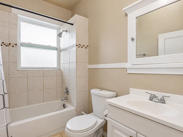 1419 N Meade St — Photo 8