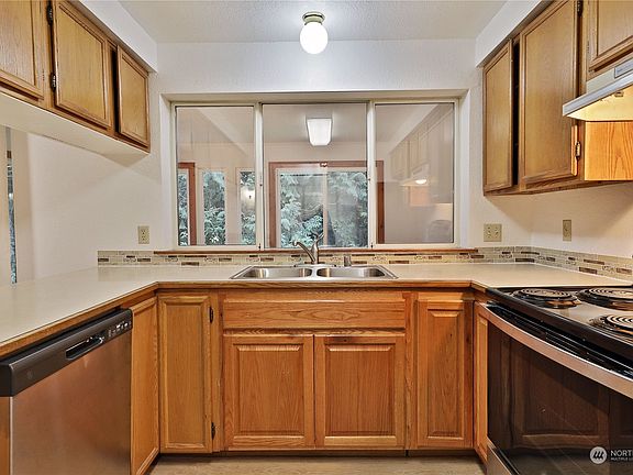 4th image of 544 Creekside Terrace #102