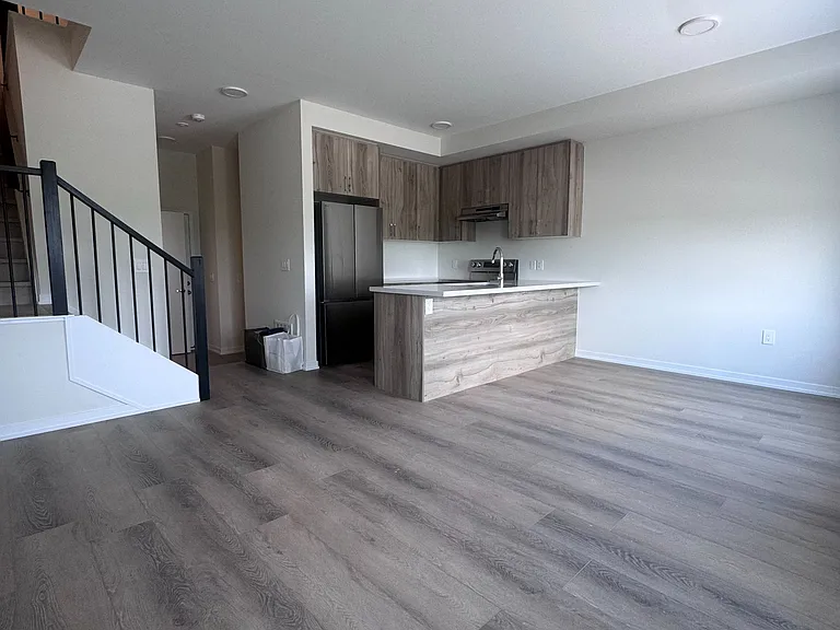 1460 19th Ave — Photo 3