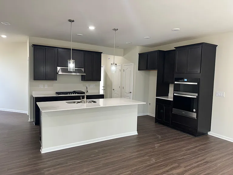 627 Addison Cir — Photo 12