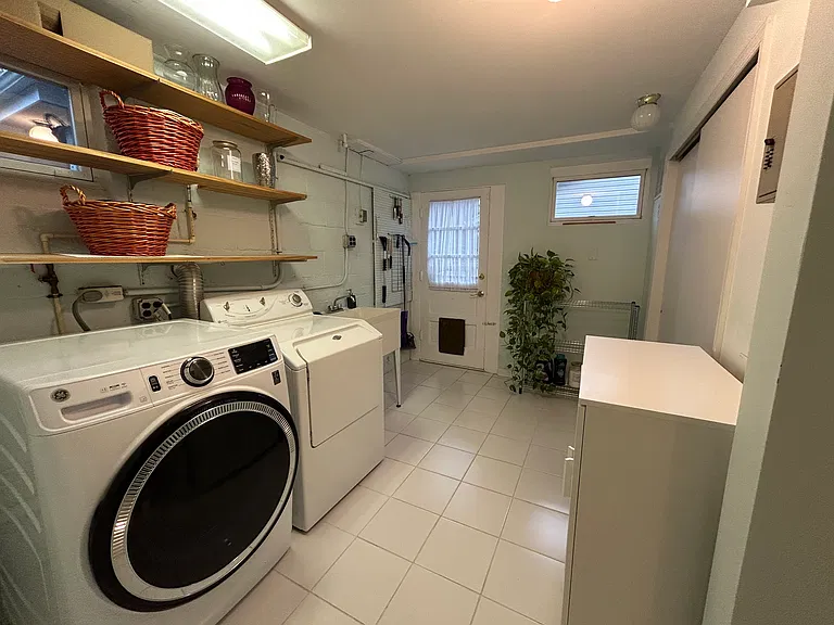 10213 Conover Dr — Photo 38