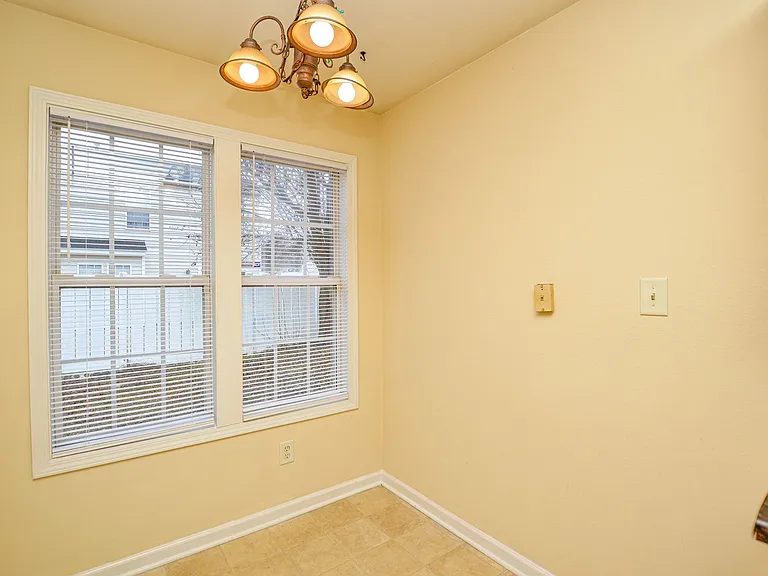 8415 Spirea Ct — Photo 11