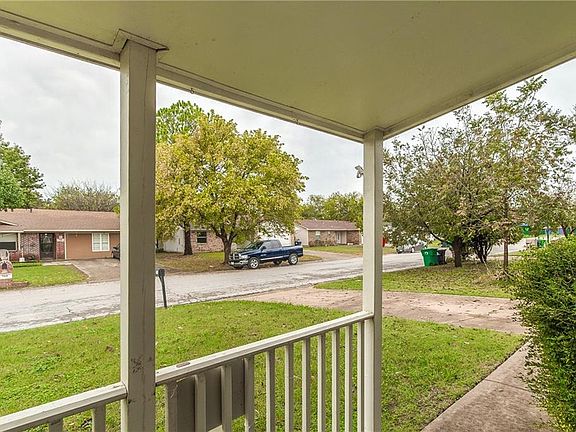 5th image of 706 Campbell Ln