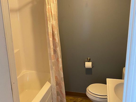 5th image of 630 N Dawson St #628
