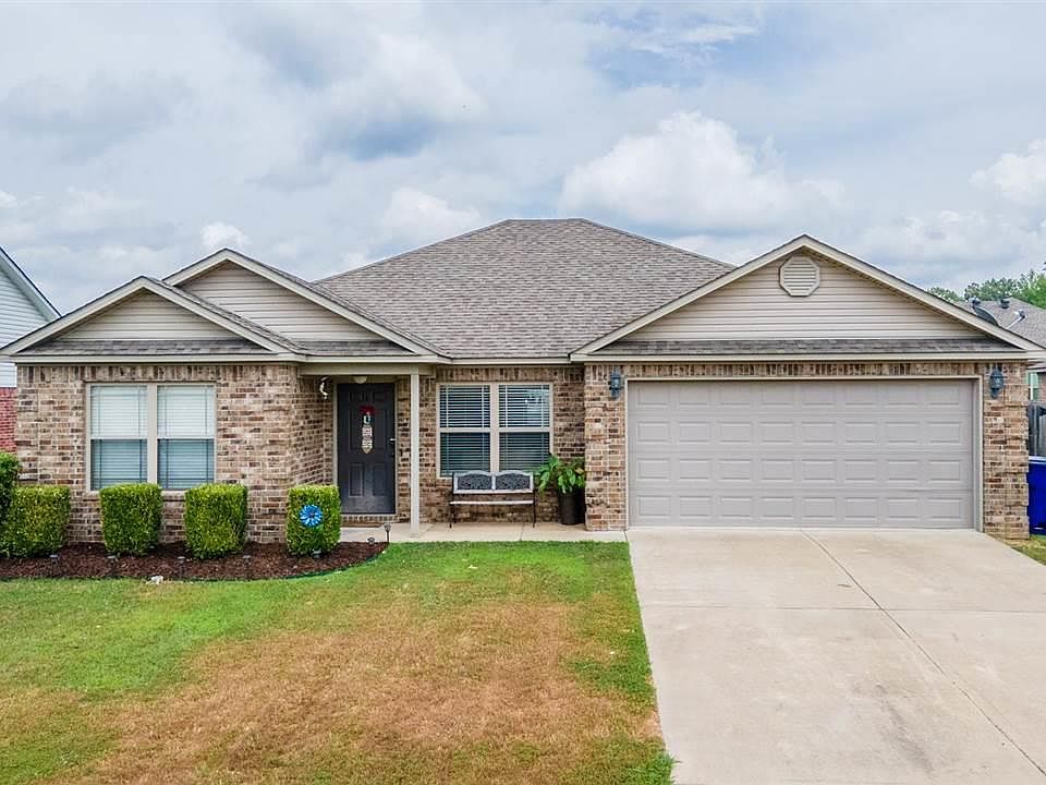 1st image of 7 Dunwood Dr